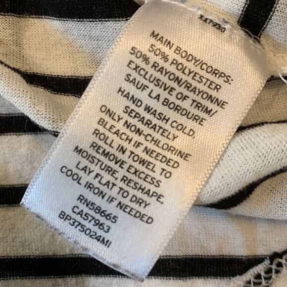 BP, large, V neck , T shirt top, great condition, polyester/rayon - Picture 6 of 9